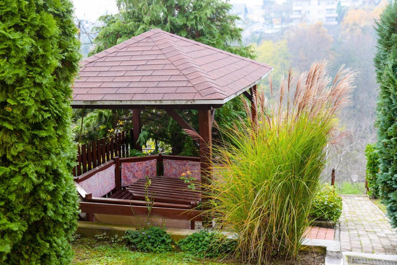 Dreamy Garden Apartma *